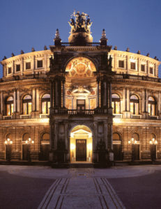 csm_Semperoper-Dresden_0cb8946399
