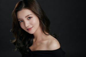 Meigui Zhang soprano