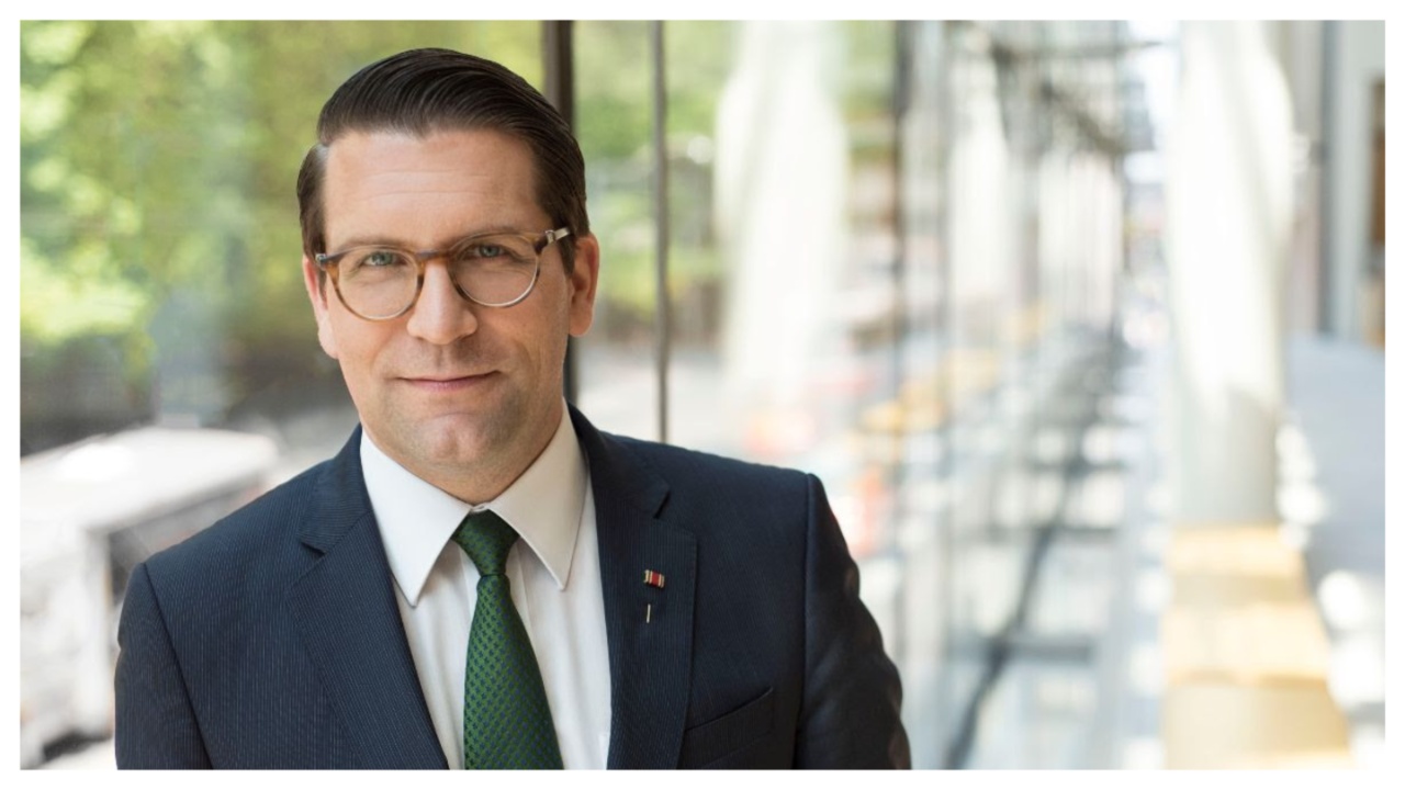 Alexander Neef Named Chevalier of the Legion of Honor