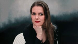 elin-pritchard-1