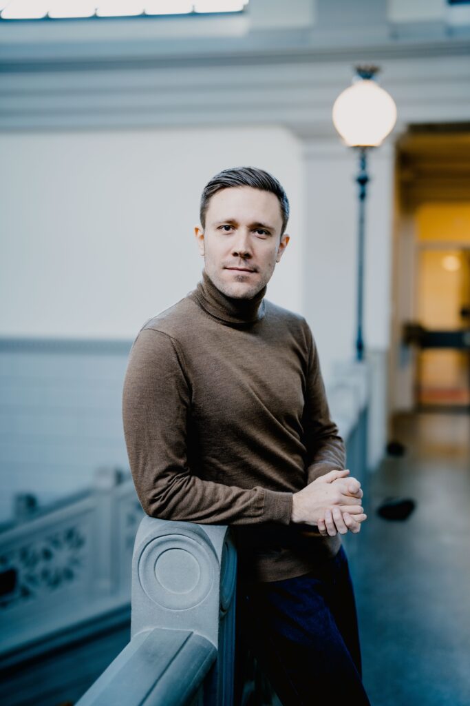 Roberto González-Monjas Renews Contract with Orquesta Sinfónica de Galicia