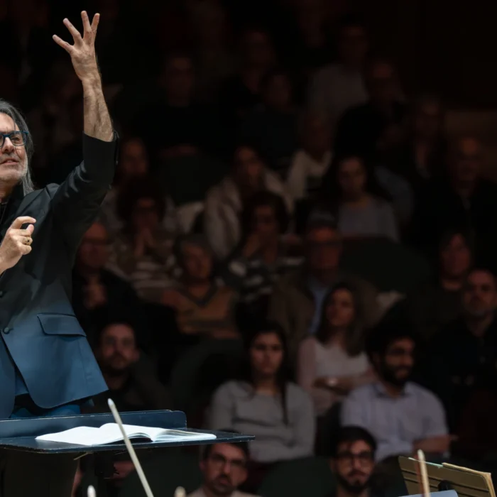 Leonidas_Kavakos_conducting_-_credit_Zircus_L_Auditori