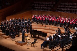 Fernando Marlvar conducts Los Angeles Children’s Chorus at Walt Disney Concert Hall – SoundsAboutTown23_pc Jamie Pham LACC