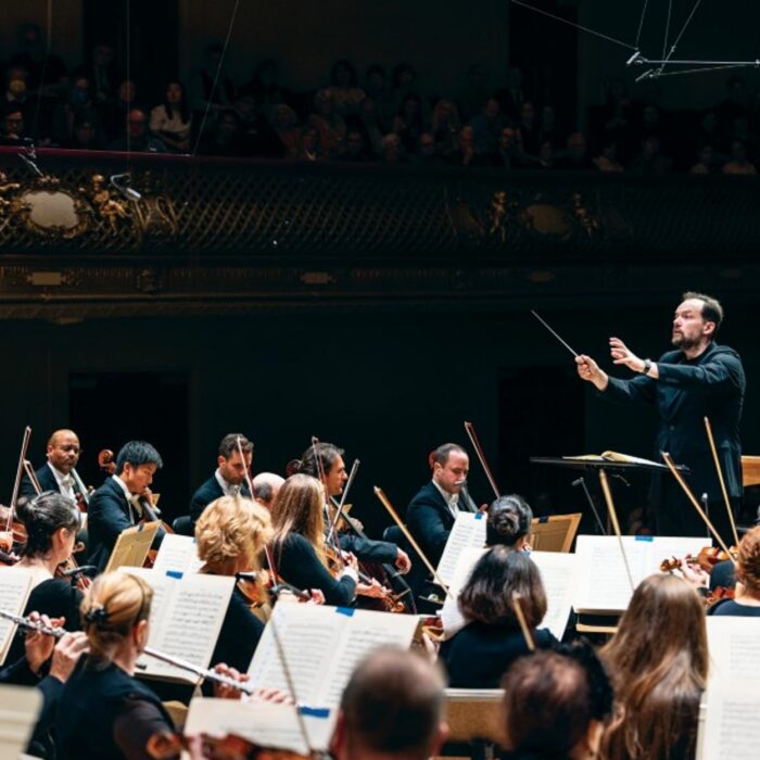 10.16.25-Andris-Nelsons-conducts-Tchaikovskys-Fifth-Symphony-Robert-Torres-no-microphone_CMYK-300dpi-2