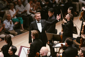 240829_Kansas_City_Symphony_Conrad_Tao_Matthias_Pintscher_c_Daniel_Dittus_08 (2)