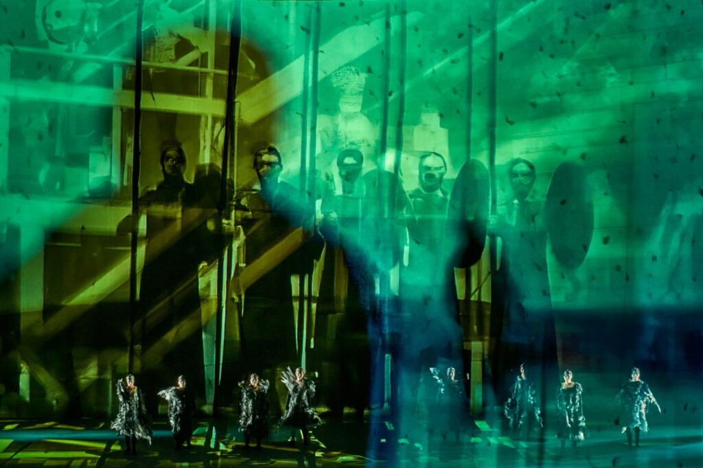 Q&A:バイロイト音楽祭『Ring 10010110』におけるデジタルアートとクリエイティブ・テクノロジーについて、フィル・ハーゲン・ユングシュレーガーに聞く