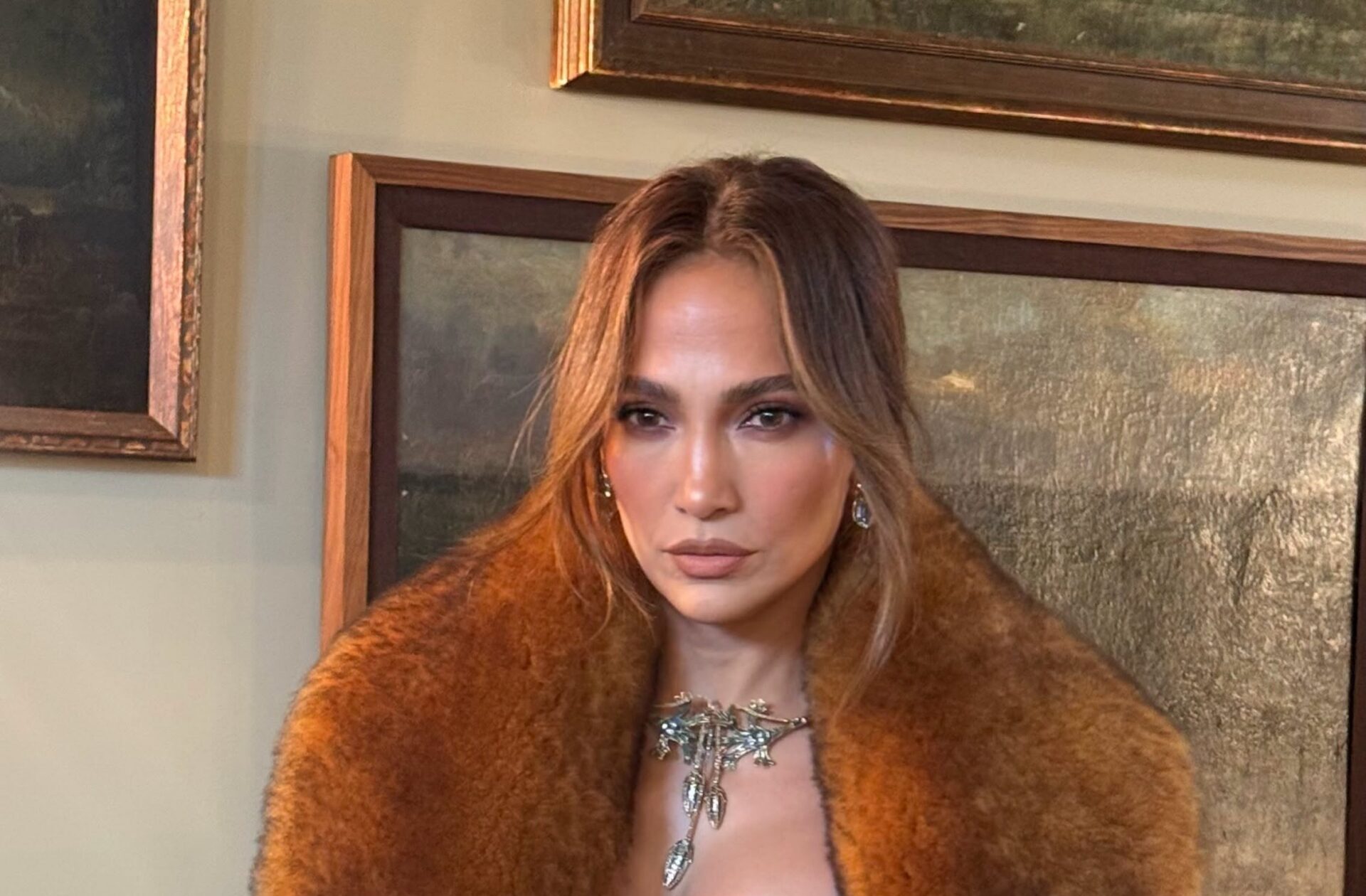 Jennifer Lopez Attends LA Opera’s Opening Night of ‘Carmen’