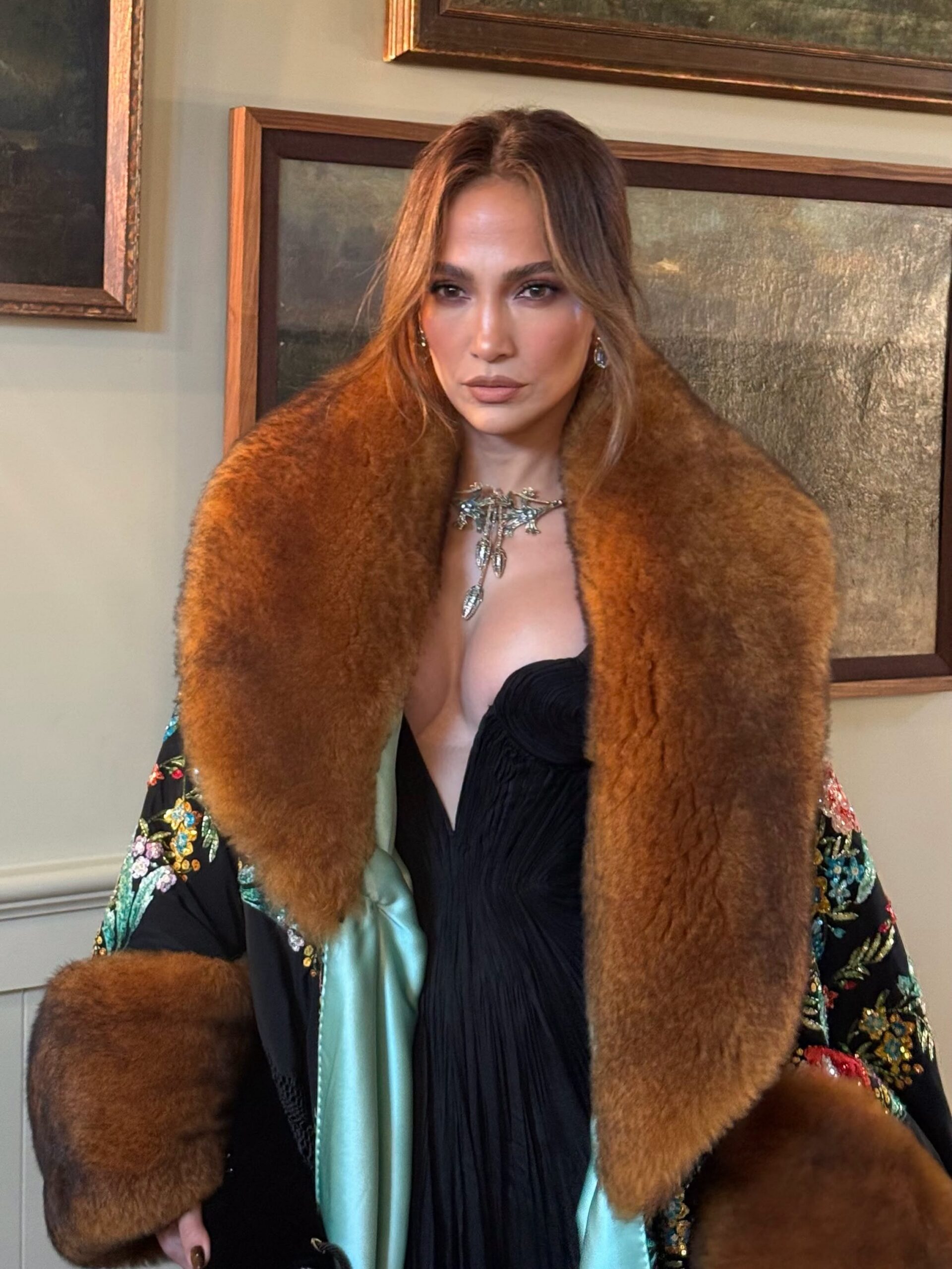 Jennifer Lopez Attends LA Opera’s Opening Night of ‘Carmen’